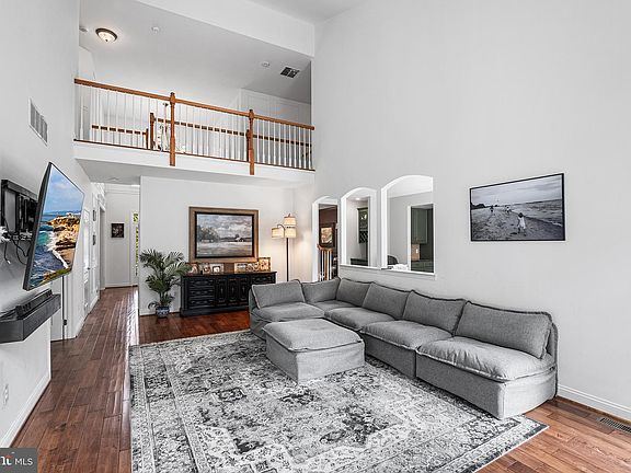 5th image of 21 Abingdon Ave
