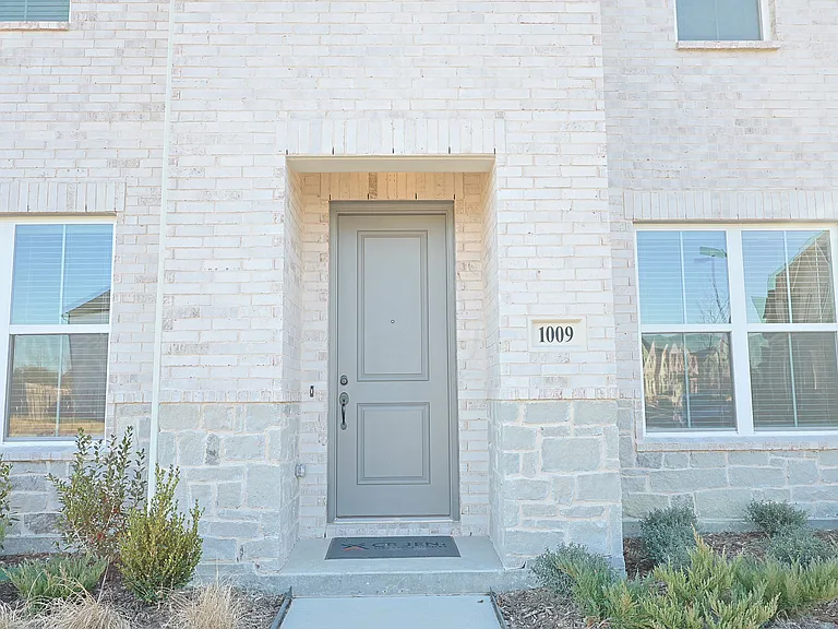 1009 Rockrose Dr — Photo 30