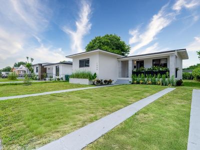 1550 NW 52nd St, Miami, FL, 33142