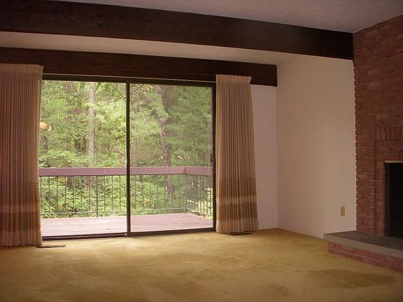 2nd image of 885 Spicers Ln