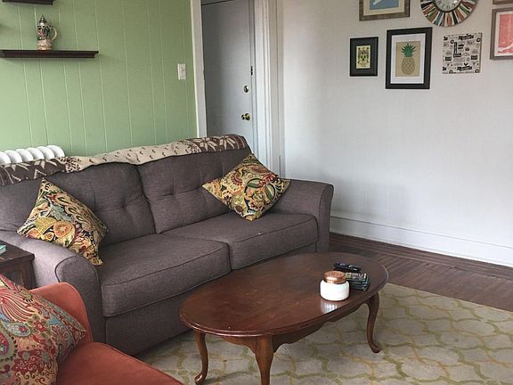 3rd image of 300 Catharine St Floor 3