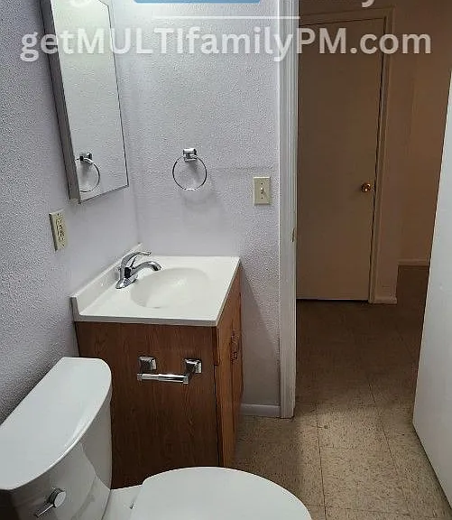 10044 N 18th Ave #2 — Photo 3