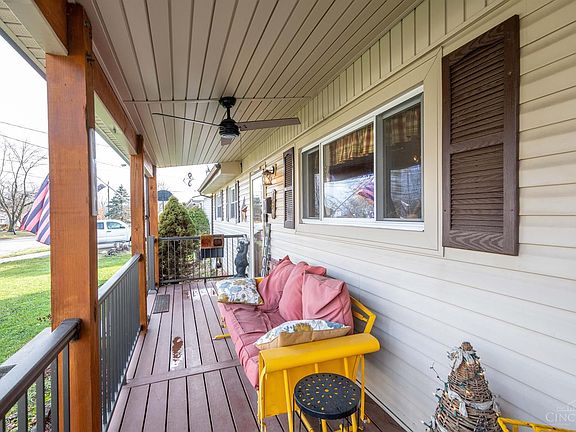 4th image of 301 Kerry St