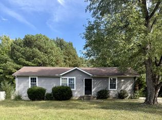 535 Roselawn Dr, Clarksville, TN 37042