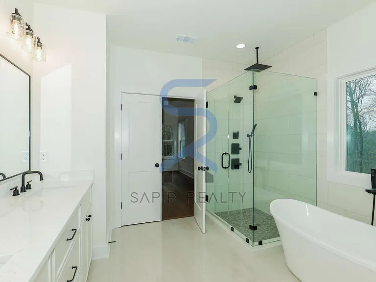 3374 Lee Dr — Photo 16