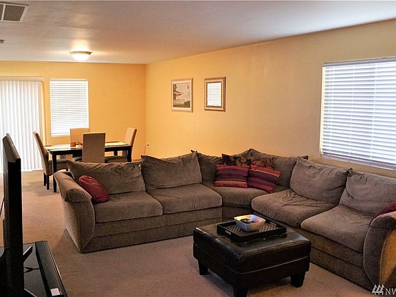 3rd image of 3554 Oxbow Ave E