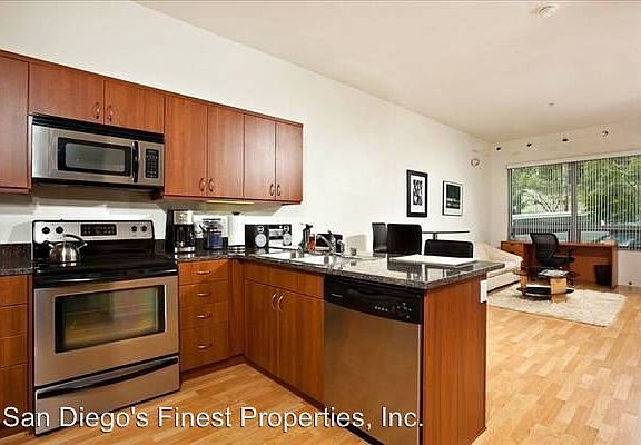 3rd image of 889 Date St Unit 106