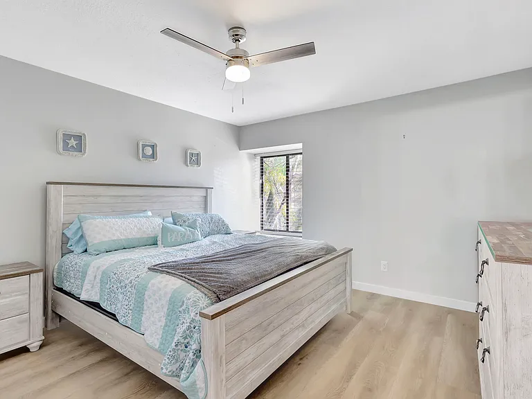 264 NE Edgewater Dr — Photo 19