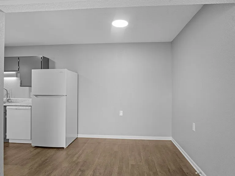 Callaway Villa Apartments — Photo 11