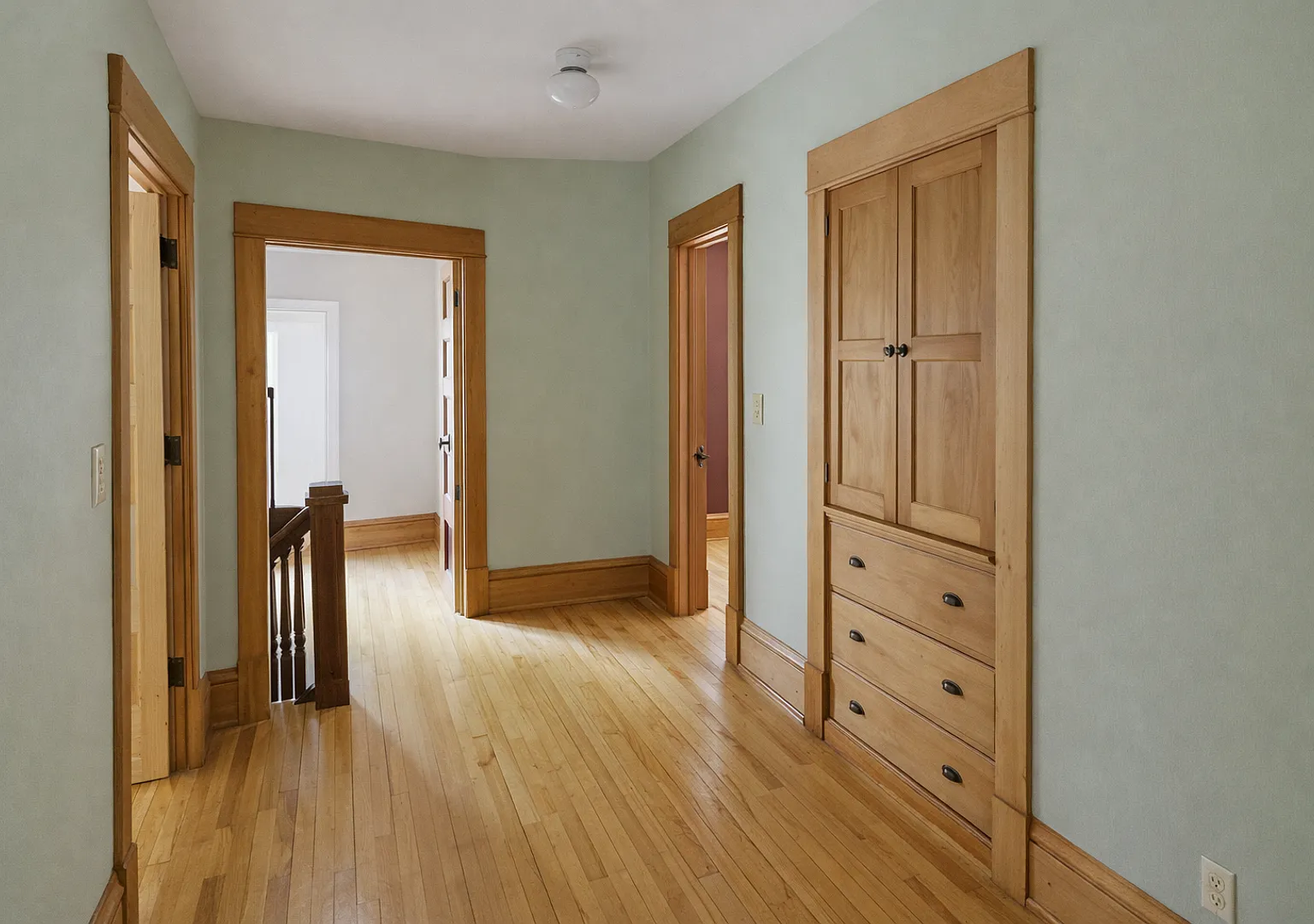 1704 Ashland, St. Paul (Available June 1st)- 7 Bedroom 3 Bathroom — Photo 4