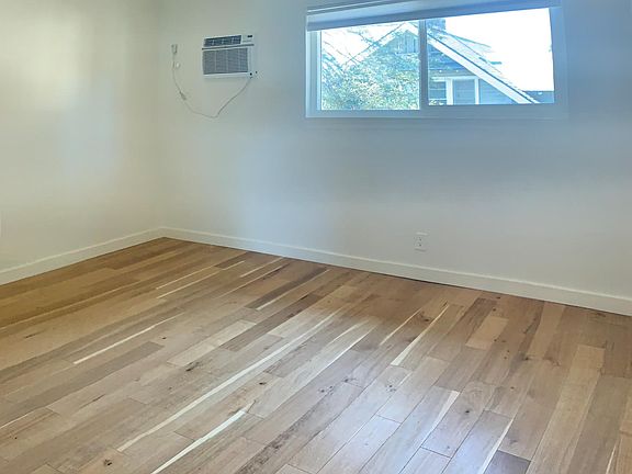 3rd image of 909 W Beach Ave