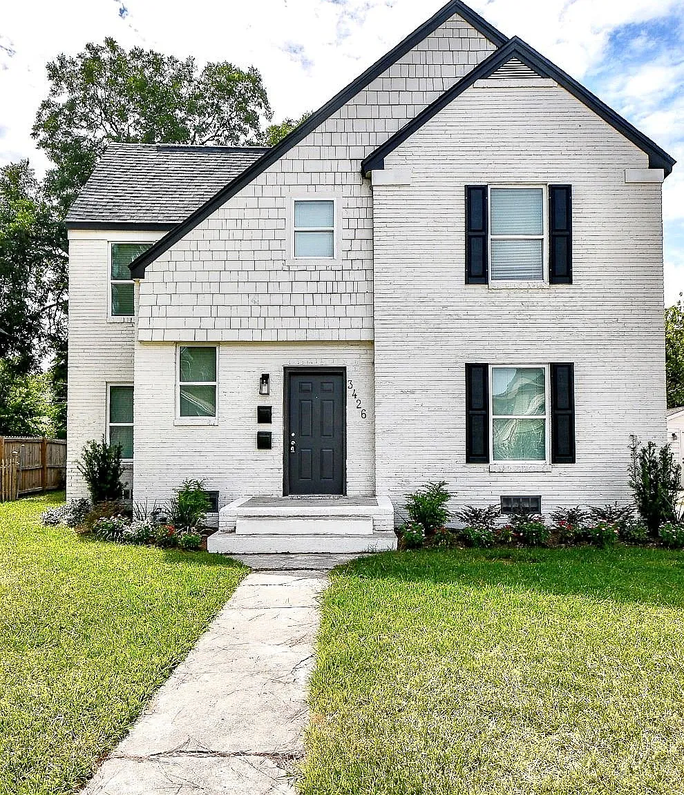 2 bed, 1.0 bath, 2762 sqft, $1,700 — Photo 2
