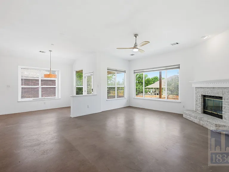 2217 Speidel Dr — Photo 10