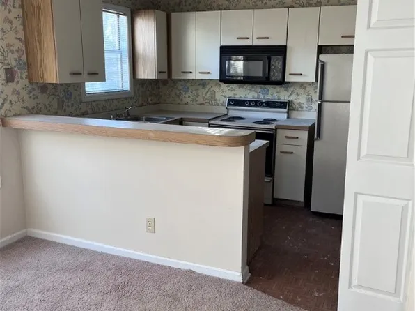 6813 Willowbrook Dr APT 6, Fayetteville, NC 28314