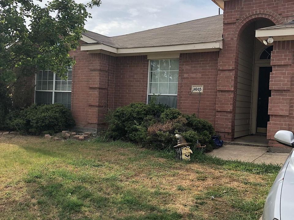 1st image of 1015 Waterview Dr