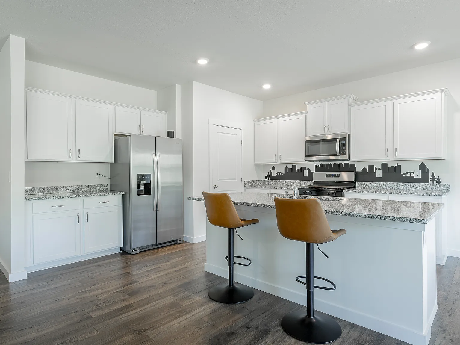 4 bed, 2250 sqft, $3,200 — Photo 2