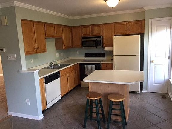 Kitchen (1st floor)