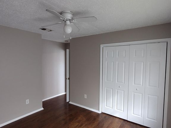 4th image of 855 Meadowlark Cir