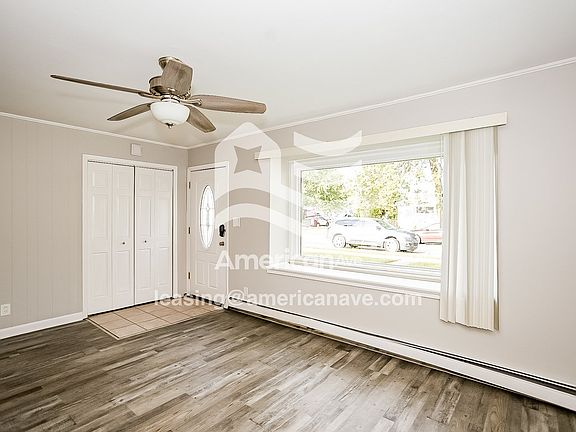 1207347_003_living_room_4.jpg