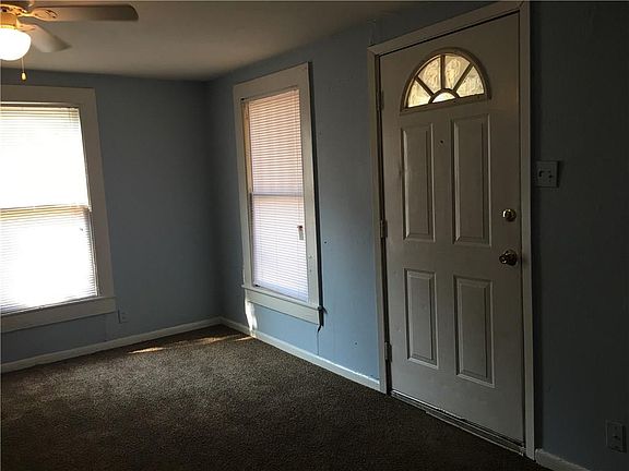 3rd image of 257 Graham St