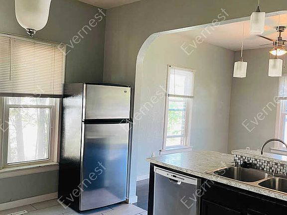 3rd image of 111 Riverside Ave