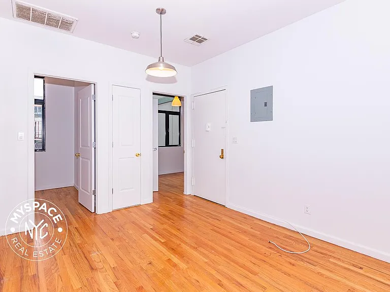 325 Kosciuszko St #1 — Photo 5