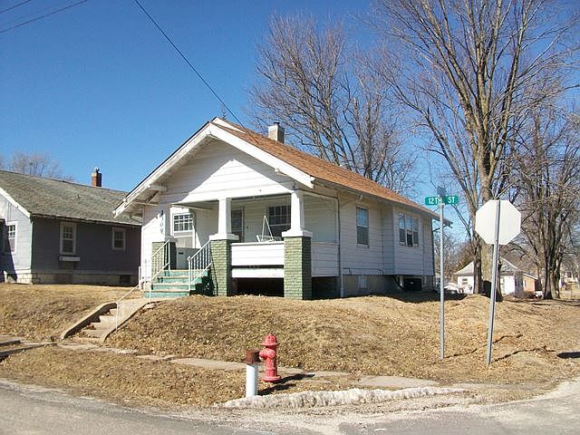 1st image of 1309 E 12th St