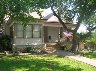 407 W 1st St, Lampasas, TX 76550