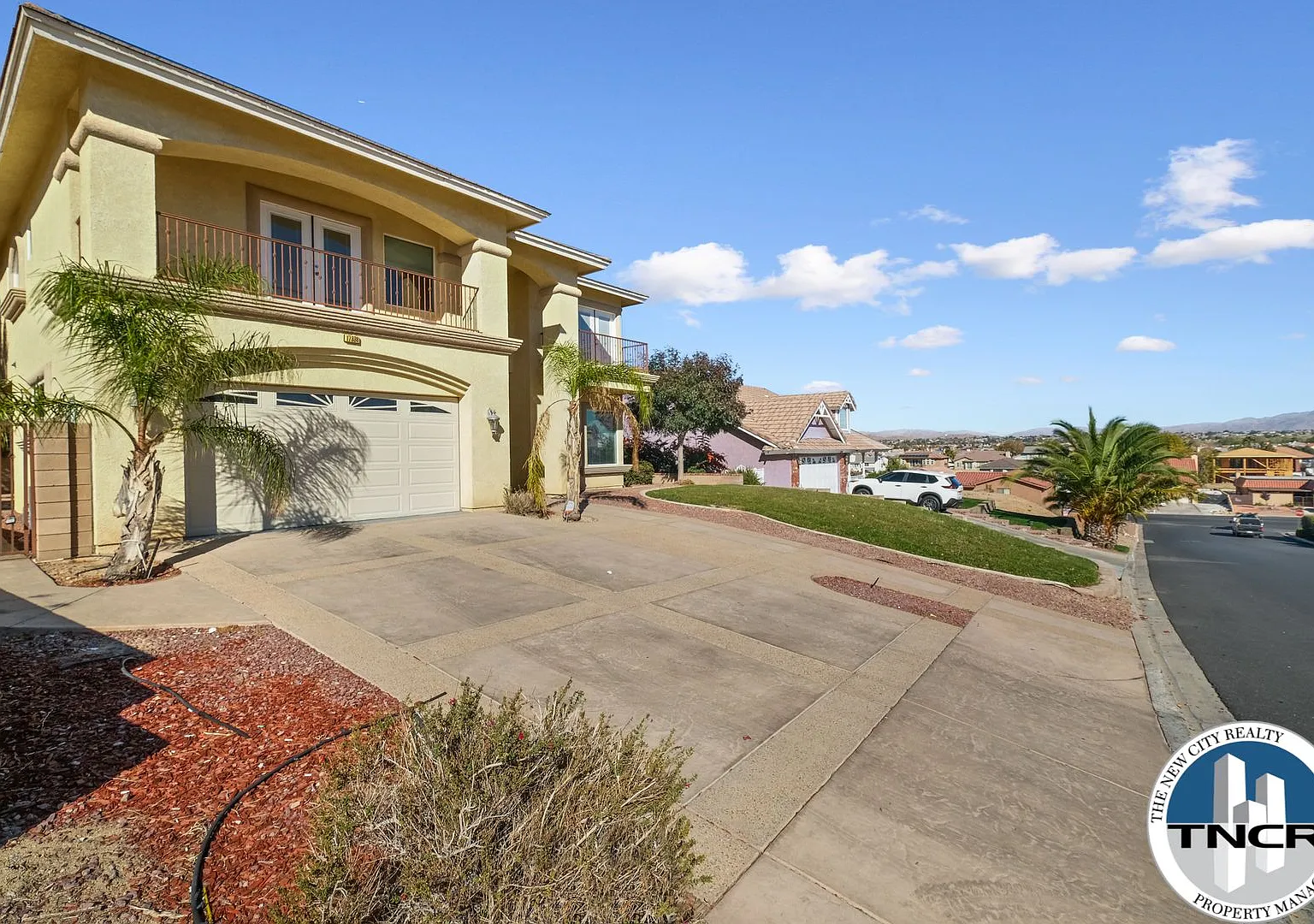 Gorgeous 4 Bedroom | 3.5 Bath — Photo 4
