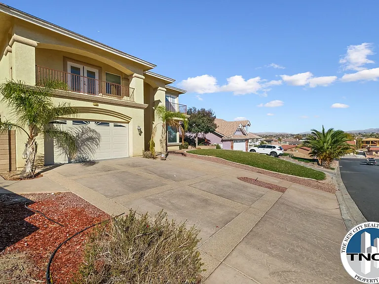 17998 Vista Point Dr — Photo 4