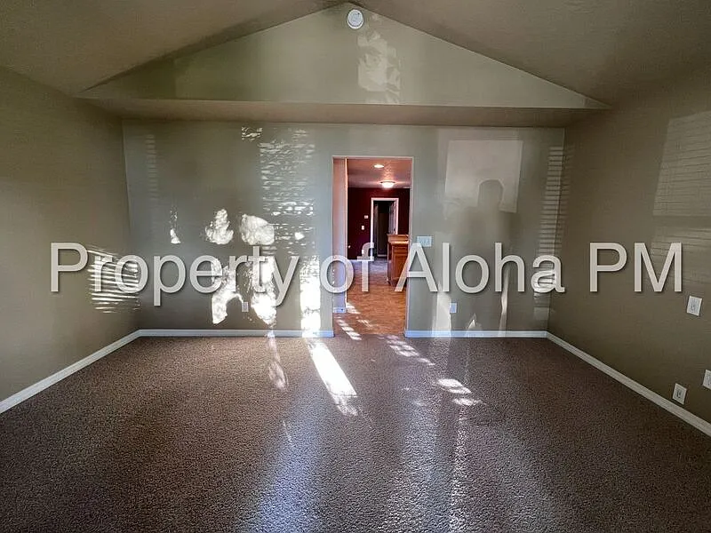3 bed, 2.5 bath, 1438 sqft, $2,251 — Photo 3
