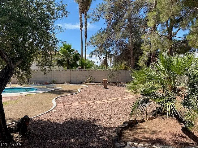 2047 Westwind Rd — Photo 31
