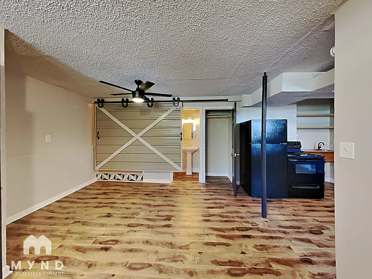 1729 Morehead Ave #1729 — Photo 2