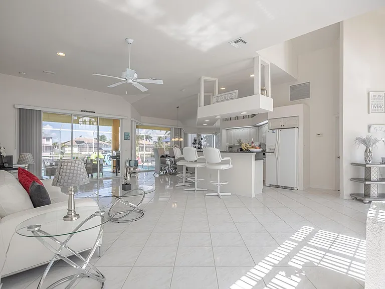 4412 SW 26th Ave — Photo 14
