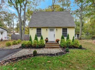 186 Roosevelt Ave, Howell, NJ 07731