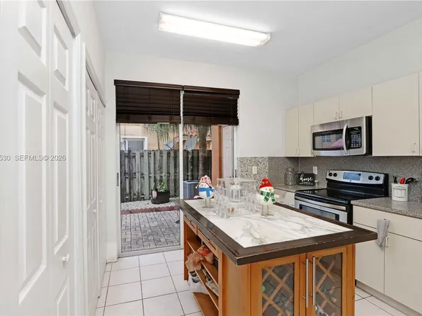 8451 NW 138th St APT 2303, Miami Lakes, FL 33016