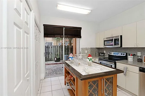 8451 NW 138th St #2303 Photo 1
