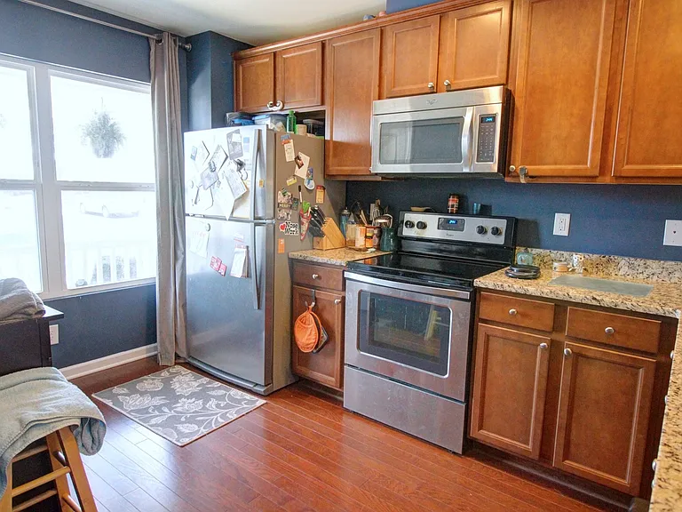 100 Stratford Lakes Dr #110 — Photo 4
