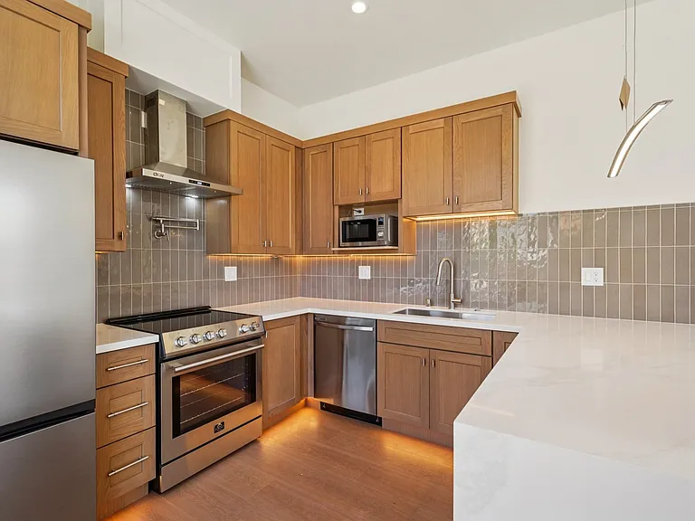 6160 Oak Crest Way — Photo 9