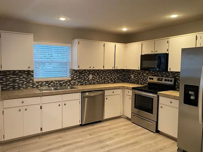 4131 Guadalupe Ct — Photo 10