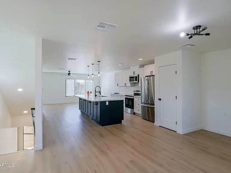 2502 E Paradise Ln #2 — Photo 9