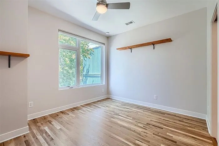 3807 N Franklin St — Photo 9
