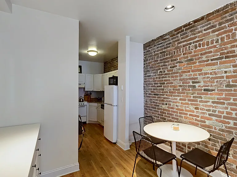 91 Prince St #7 — Photo 4