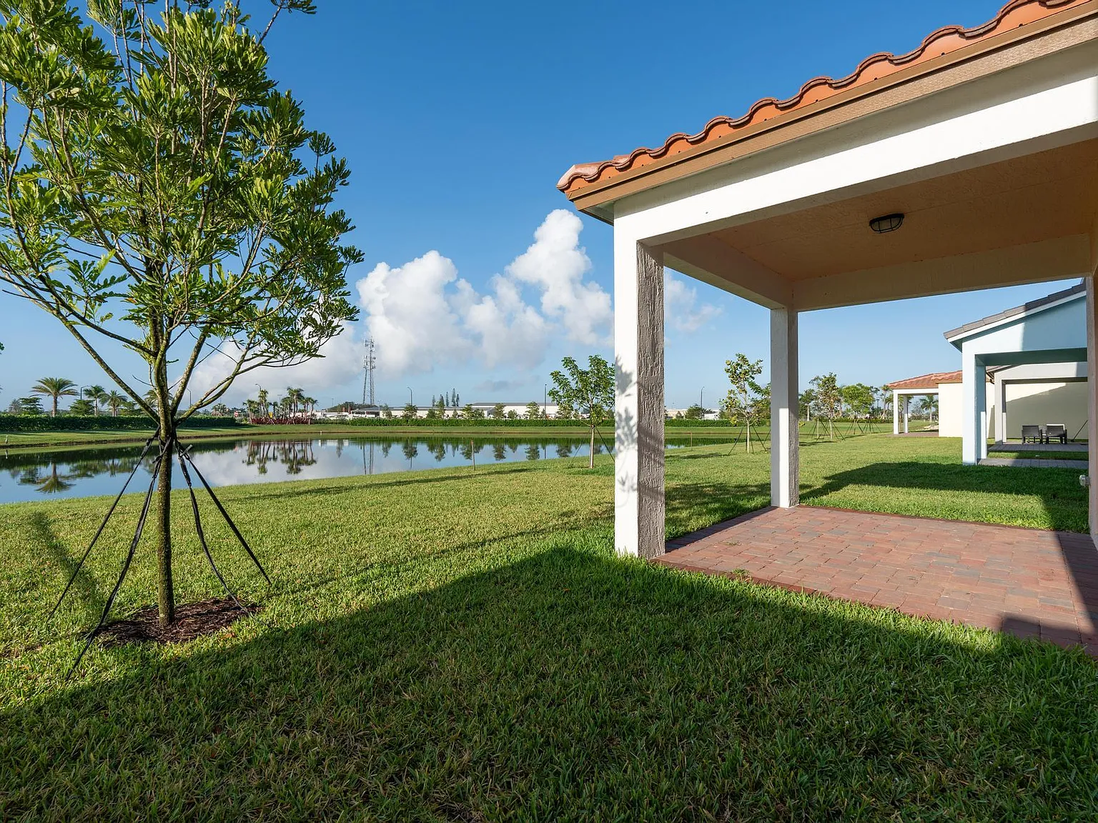 5 bed, 3.5 bath, 2750 sqft, $4,200 — Photo 4
