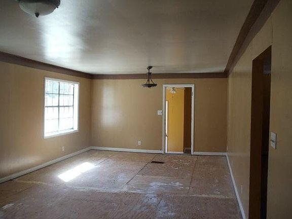 3rd image of 6123 Hickory Dr