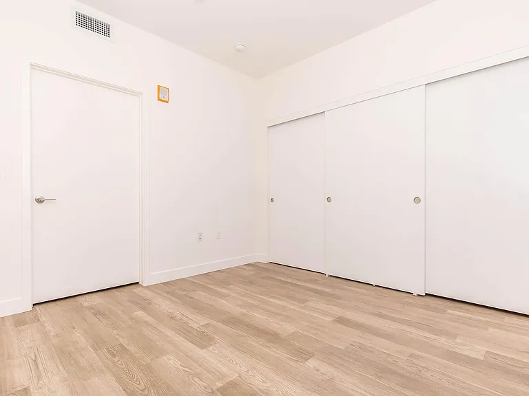 Woodlake Apartments — Photo 62
