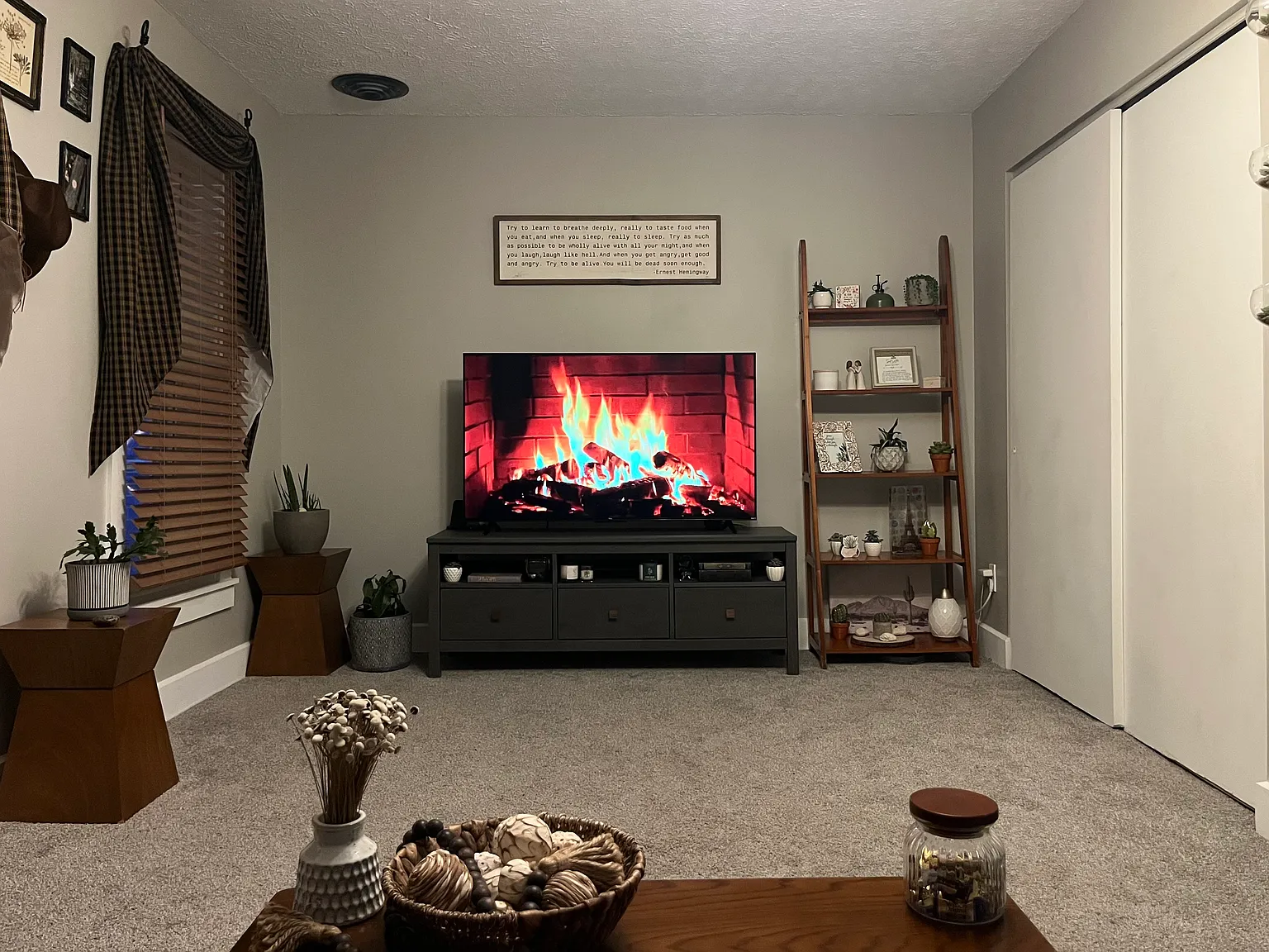 135 E Winter St — Photo 4