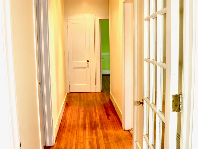 115 Robinson St — Photo 11