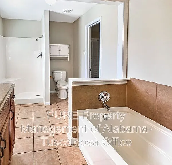 322 20th St E — Photo 10