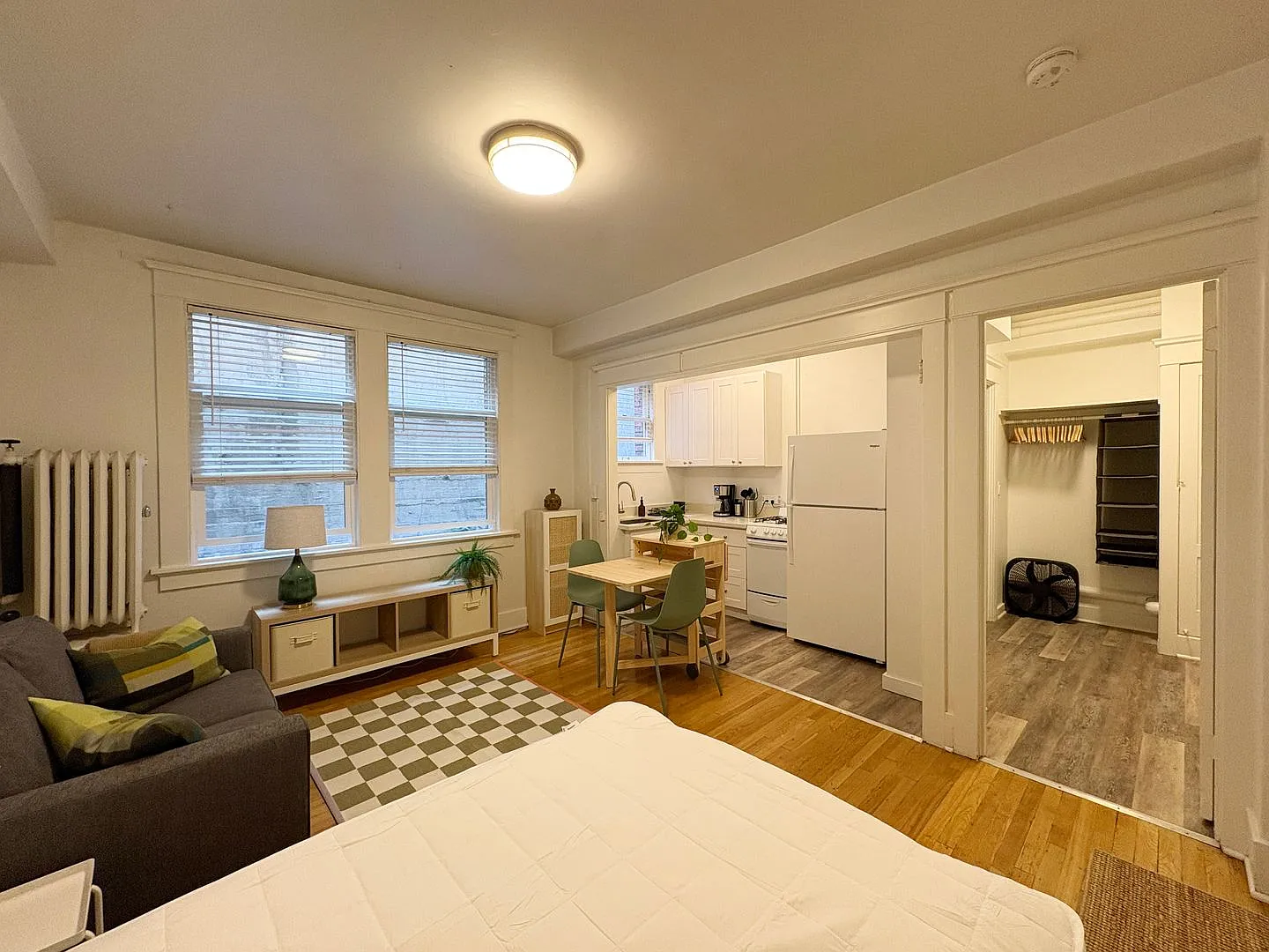 Virginian Apartments — Photo 2